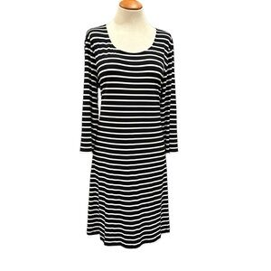 CHICO'S BLACK AND WHITE STRIPE SHIFT DRESS POLYESTER LONG SLEEVE CREWNECK